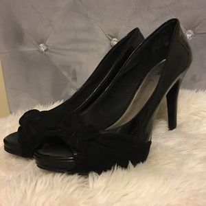 Fioni Black Bow Heels!